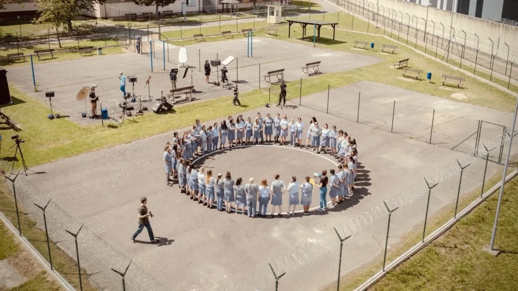 CZEXPERIMENT: HLASY DĚTÍ I VĚZNĚNÝCH ŽEN